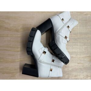 Vaneli Women's White Leather Studded Platform Heeled Ankle Boots Size 10m Combat